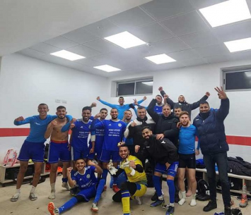 שמחה גדולה הלילה. שחקני יפיע חוגגים (עמוד הפייסבוק של מכבי יפיע)