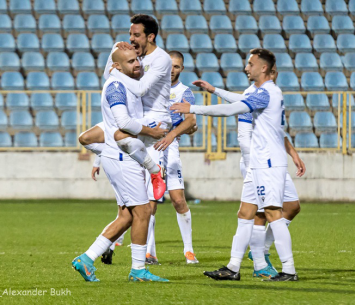 עוד שלוש נקודות חשובות. שחקני מכבי הרצליה חוגגים (אלכסנדר בוך)