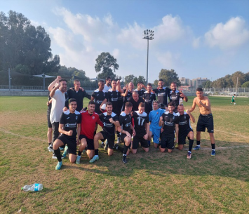 עוד לא אבדה תקוותם. שחקני חיפה חוגגים (מדיה הפועל רובי שפירא)