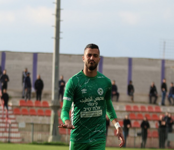 רוצה לחגוג גם כמלך שערים וגם כאלוף. סמיר פרהוד (דאפר מאחמיד)