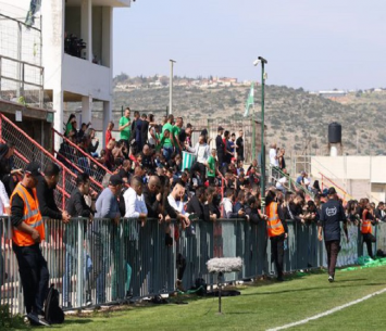 מוטב להתמקד בעידוד. אוהדי כפר כנא (דאפר מאחמיד)