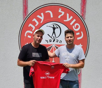 יוצא לדרך חדשה. אסי אלימלך וסוכנו, יואב אלימלך