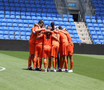 עוד ניצחון אחד - והם בלאומית. שחקני כפר שלם (דאפר מאחמיד)