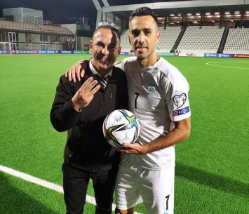 יצליח לגייס את התקציב הדרוש להחתמת השחקן שלצידו? יניב נח - יו