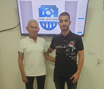 עולה ללאומית. (מוחמד עוואדה לצידו של המנכ