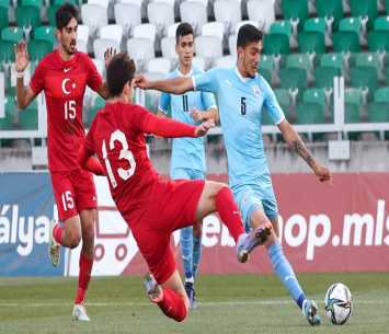 באיזו עמדה ישחק הערב? שון עדרי (אסי קיפר - מדיה ההתאחדות לכדורגל)