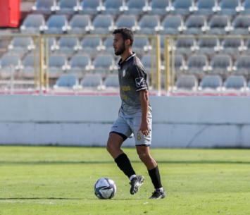 נשארים בבית