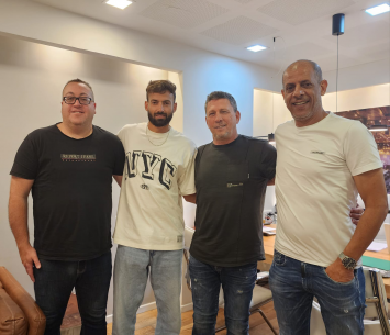 חיזוק משמעותי. עוואד (ולדי מויסייב)