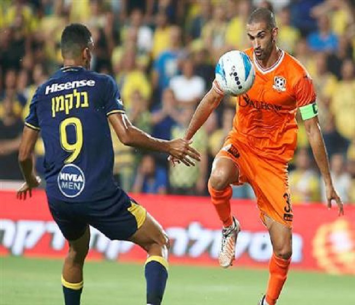 יחגוג עליה שלישית? איתי עוזרי במדי נס ציונה (ערוץ הספורט)