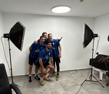 שקט, מצלמים. שחקני דיזינגוף מול המצלמה (שאול גרינפלד)