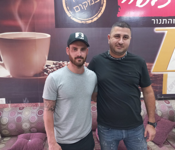 שוב במחוז הצפוני. דור מוסקוביץ' במעמד החתימה