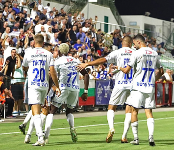 שחקני מכבי יפו חוגגים (מדיה מכבי יפו)