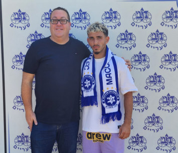 כחלון במעמד החתימה