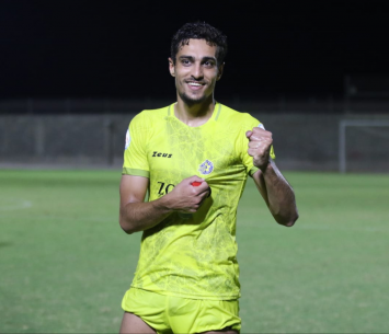 חיוך כובש. בשיר (דאפר מחאמיד)