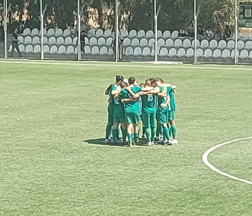 צמודה לפסגה. מכבי עמישב פ