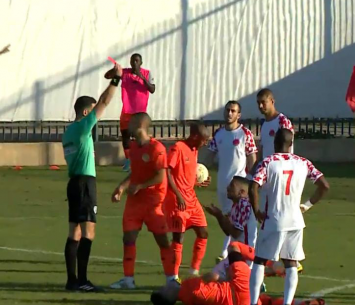 האדומים נותרו בעשרה שחקנים (ערוץ הספורט)