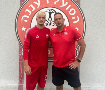 דרעי במעמד החתימה