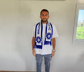 שוורצבוים במעמד החתימה