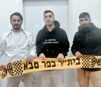 ראשונים בשרון. שחקני בית