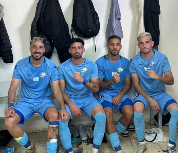 שחקני אתא/ביאליק בסיום (מדיה מכבי קריית אתא/ביאליק)