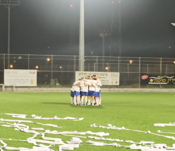 חזק במאבק של תל אביב. צפרירים חולון (אלון יהודיוף)