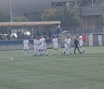 שומרים על הפסגה. שחקני המכתש גבעתיים (אלי שמואלי)