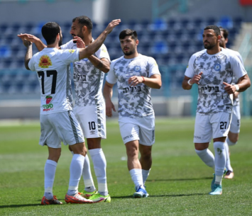 שחקני קריית ים חוגגים היום. יכולים להיות מרוצים (עדי דטליס)