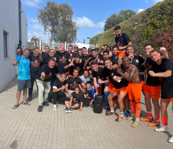 שחקני כפר שלם בחגיגות