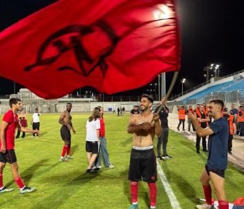 יש הישארות. שחקני מרמורק (הודיה צאמל ארבילי)