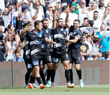 שחקני טבריה חוגגים עלייה (אלן שיבר)