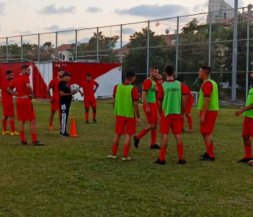 קרמו מעביר את האימון (אלון יהודיוף)