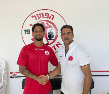 קודמן במעמד החתימה