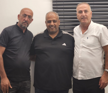 נוג'ידאת במעמד החתימה