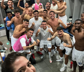 שמחה גדולה. שחקני יבנה