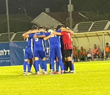 מקבלים מאמן חדש. שחקני בית דגן