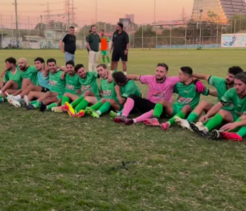 שחקני כפר סבא חוגגים בסיום המשחק (צילום מסך פייסבוק)