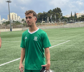 כובש השער. רני נוף