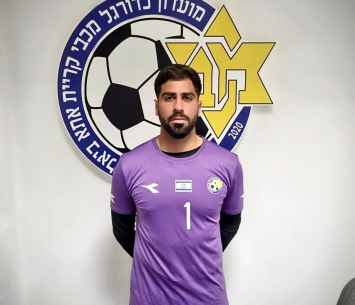 סוארי במעמד החתימה