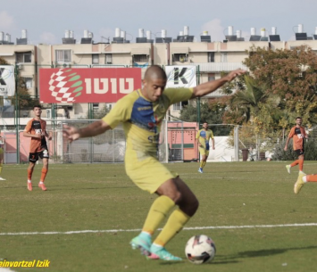 מצרי (איציק שטינוורצל)