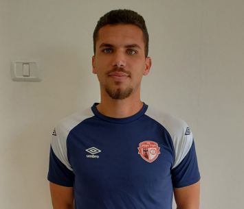 ספיר במעמד החתימה