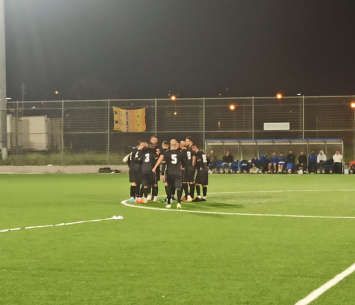 נצמדה לפסגה. א.ס. חולון מור (אלון יהודיוף)