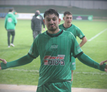 בכושר נהדר. דומר (עדי אבן)