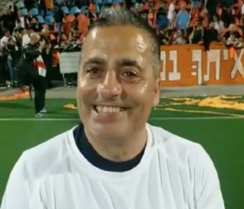 מחכה ללאומית. טסלפפה