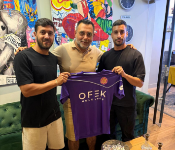 השניים במעמד החתימה