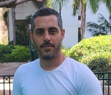 רוצה להצליח. אג'מן