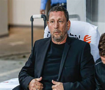 עזב לאחר שנתיים. קלינגר