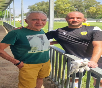 נשאר. מכלוף מימין