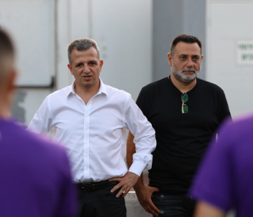 זוויגי מימין לצד כרמל שאמה (באדיבות המצולם)