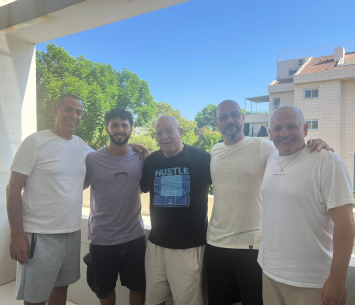 סויסה (מימין), אסולין, זנפט, סבג וסוסן (באדיבות הקבוצה)