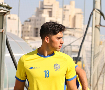 אוחנה במדי הרצליה (אלכסנדר בוך)